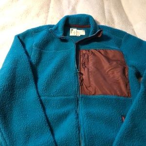 Men’s fleece zip up size medium